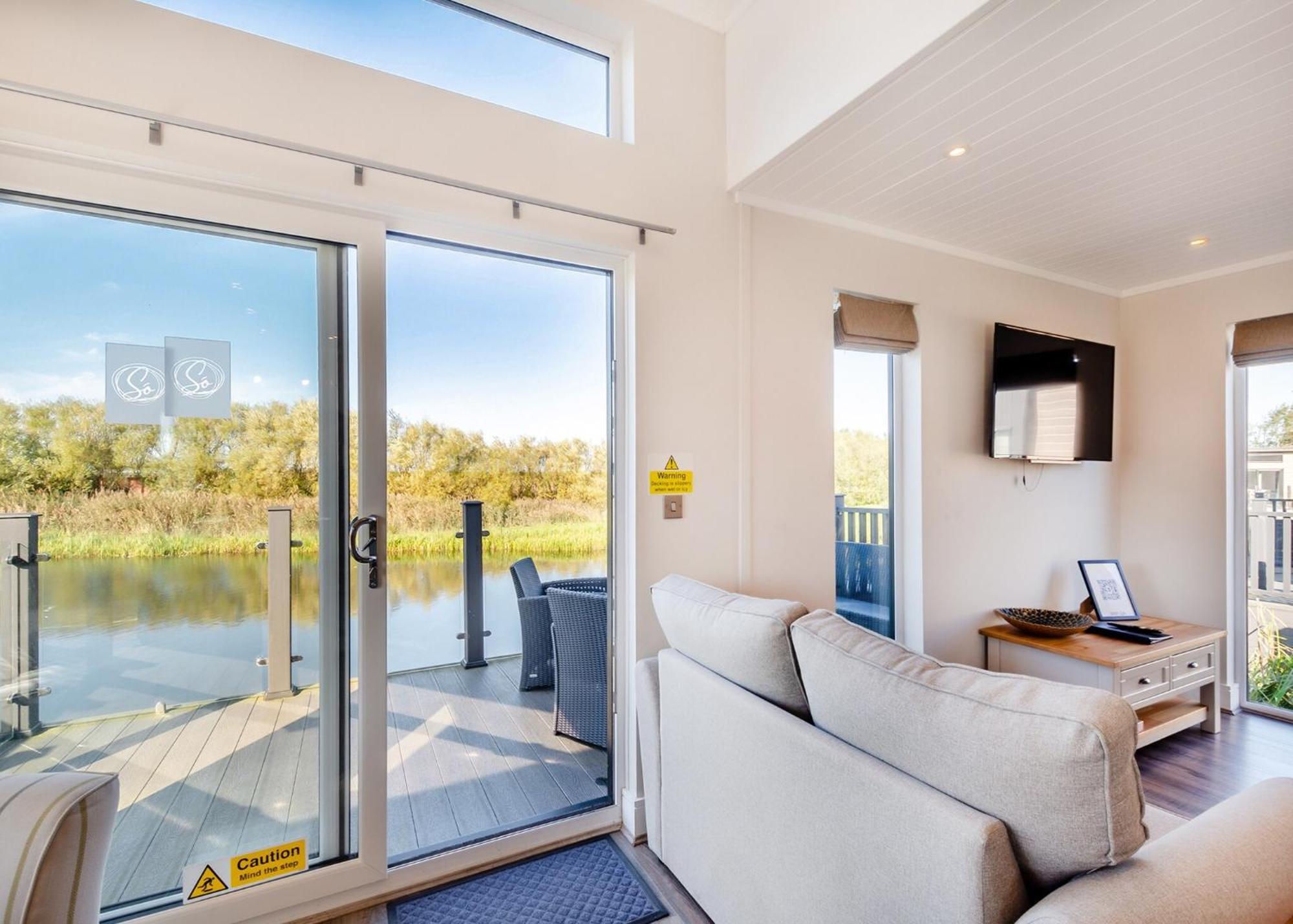 Waterside Hambleton Lakeside Lodges Poulton-le-Fylde Rom bilde