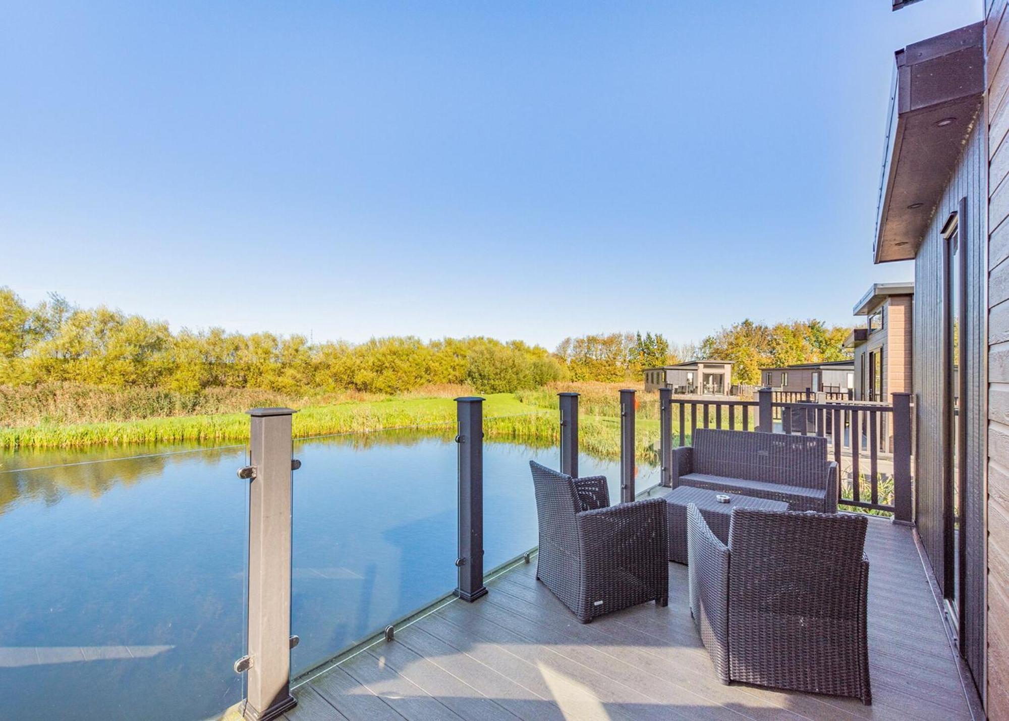 Waterside Hambleton Lakeside Lodges Poulton-le-Fylde Rom bilde