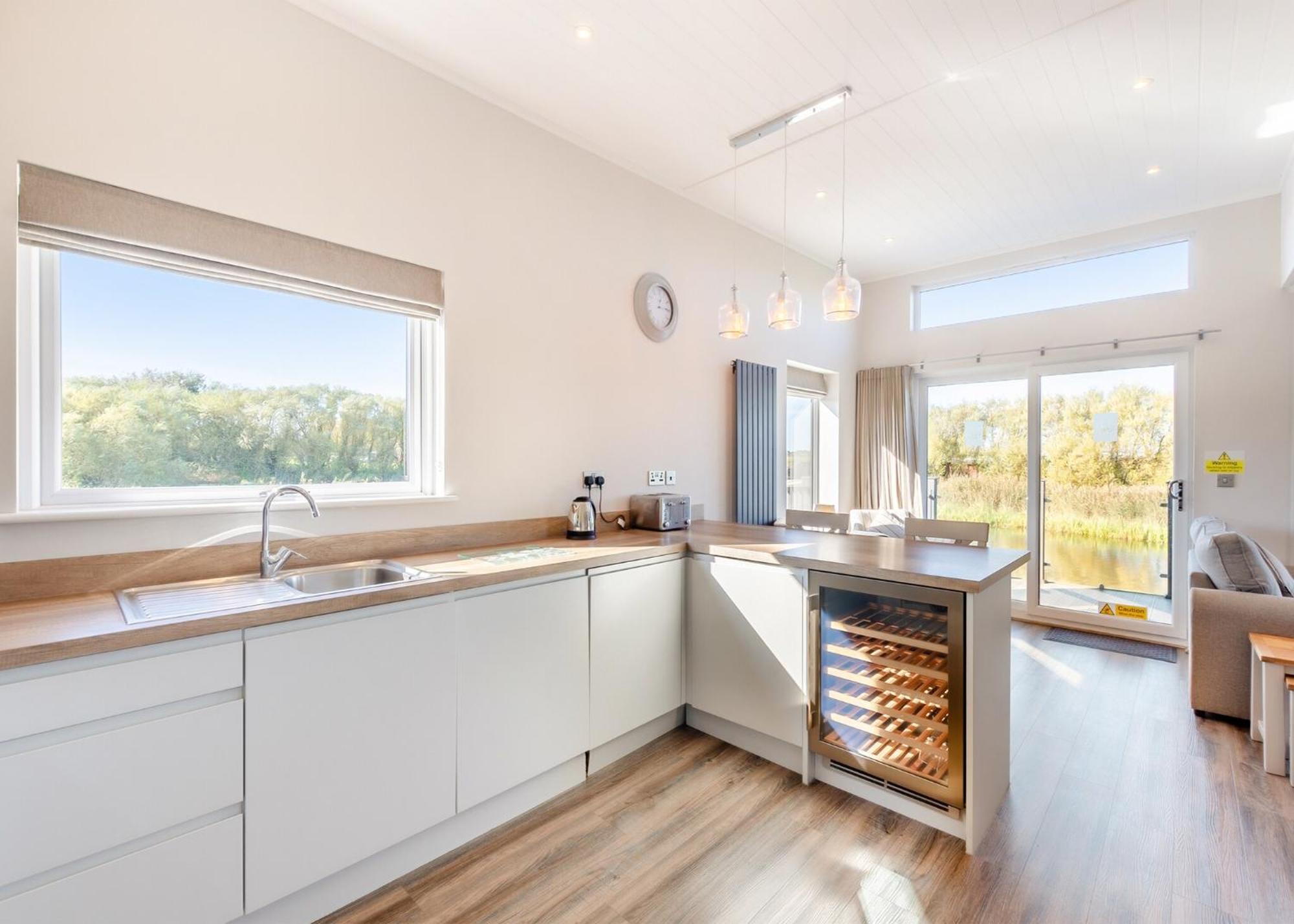 Waterside Hambleton Lakeside Lodges Poulton-le-Fylde Rom bilde